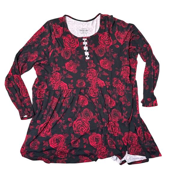Torrid Super Soft Shirt Top Long Black Red Roses Plus Size 4X - Picture 1 of 4